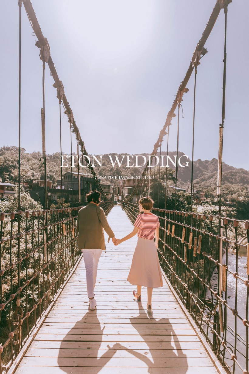 老街拍婚紗照,老街婚紗照,淡水婚紗照,十分婚紗照,婚紗照風格,婚紗照姿勢,拍婚紗照